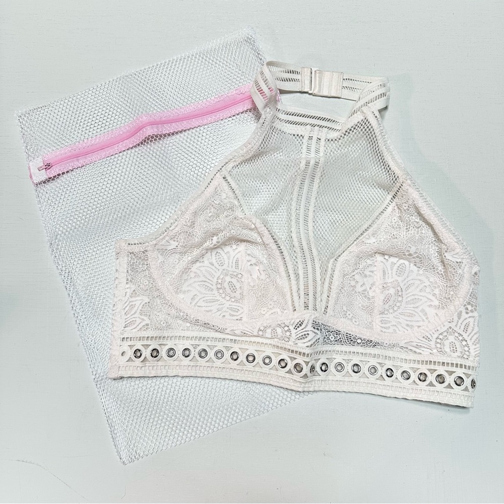 🐚NEW!🐚 VS Halter Style Bralette with Riveted Band - Laundry Bag Included